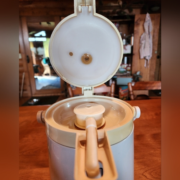 Vintage Airpump Hot/Cold Beverage Dispenser 1.9L - Picture 10 of 12